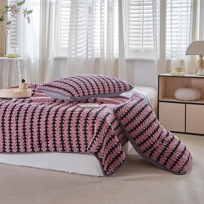 91家纺网 家纺一手货源 找家纺 温宁家纺 2025新款步步高床盖三件套 床盖-步步高香芋紫