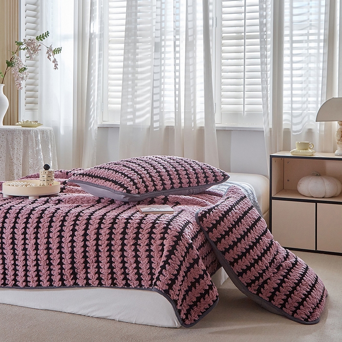 91家纺网 家纺一手货源 找家纺 温宁家纺 2025新款步步高床盖三件套 床盖-步步高香芋紫