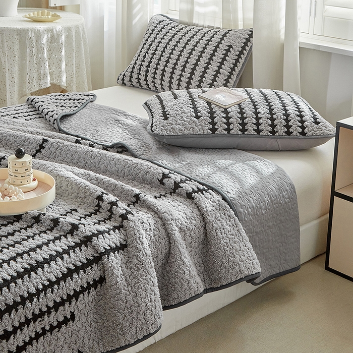 91家纺网 家纺一手货源 找家纺 温宁家纺 2025新款步步高床盖三件套 床盖-步步高银灰