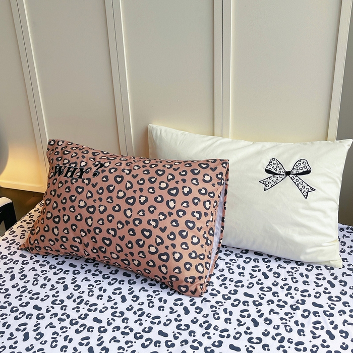 91家纺网 家纺一手货源 找家纺 炫拼家纺 2026新款丝蕴系列全棉纯棉磨毛绣花蝴蝶结豹纹纯棉四件套-丝蕴 丝蕴-爱情手札