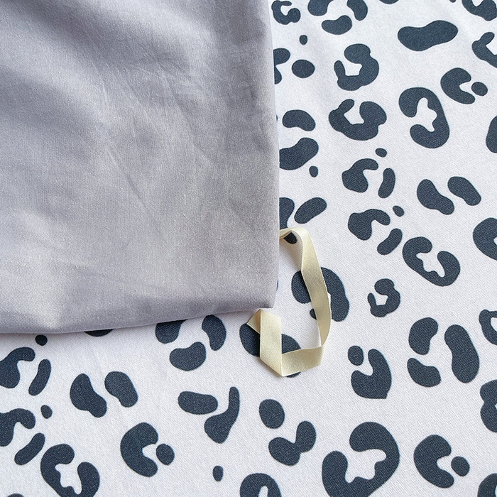 91家纺网 家纺一手货源 找家纺 炫拼家纺 2026新款丝蕴系列全棉纯棉磨毛绣花蝴蝶结豹纹纯棉四件套-丝蕴 丝蕴-蓝色记忆