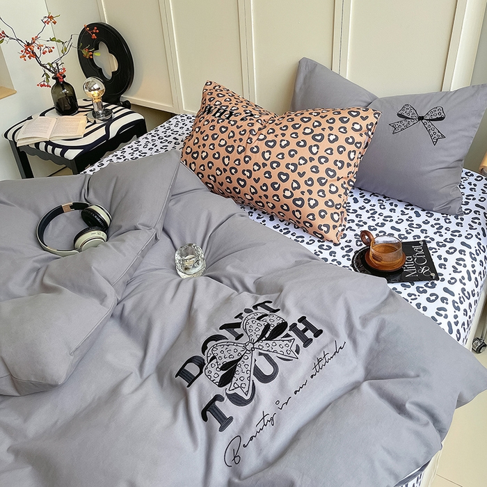 91家纺网 家纺一手货源 找家纺 炫拼家纺 2026新款丝蕴系列全棉纯棉磨毛绣花蝴蝶结豹纹纯棉四件套-丝蕴 丝蕴-漫步者