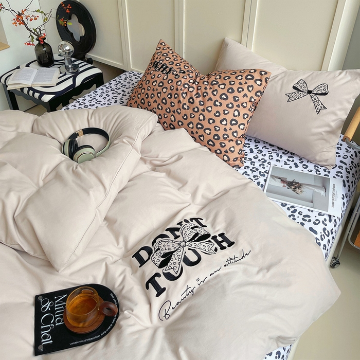 91家纺网 家纺一手货源 找家纺 炫拼家纺 2026新款丝蕴系列全棉纯棉磨毛绣花蝴蝶结豹纹纯棉四件套-丝蕴 丝蕴-半糖主义