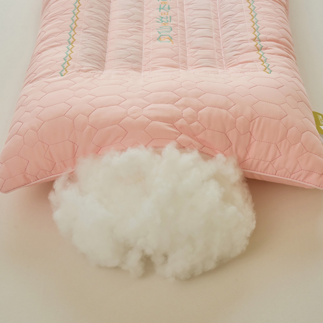 91家纺网 家纺一手货源 找家纺 晚儿 2025新款负离子仙丝本草枕头枕芯 粉色