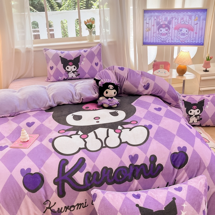 91家纺网 家纺一手货源 找家纺 金爱家 2025新款正版三丽鸥授权大版卡通平网数码印花加厚高克重牛奶绒系列四件套-第一批 绒大版-R桃心美美库洛米