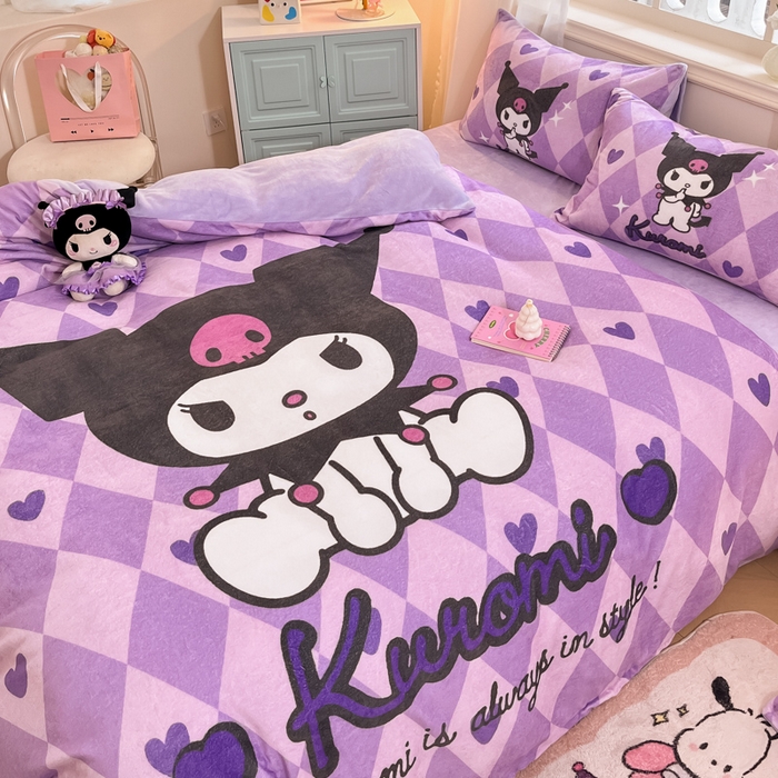 91家纺网 家纺一手货源 找家纺 金爱家 2025新款正版三丽鸥授权大版卡通平网数码印花加厚高克重牛奶绒系列四件套-第一批 绒大版-R桃心美美库洛米