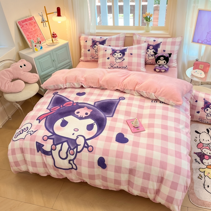 91家纺网 家纺一手货源 找家纺 金爱家 2025新款正版三丽鸥授权大版卡通平网数码印花加厚高克重牛奶绒系列四件套-第一批 绒大版-R甜趣库洛米