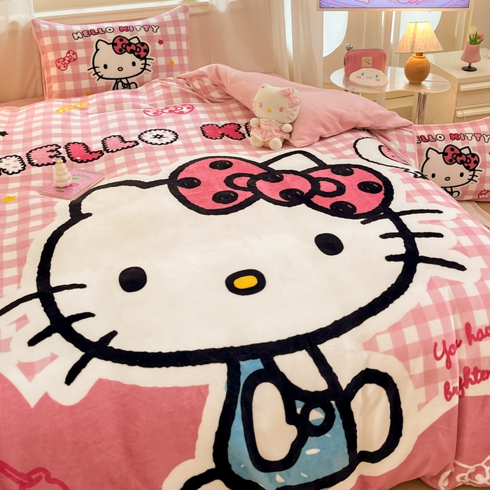 91家纺网 家纺一手货源 找家纺 金爱家 2025新款正版三丽鸥授权大版卡通平网数码印花加厚高克重牛奶绒系列四件套-第一批 绒大版-R甜甜粉格kitty
