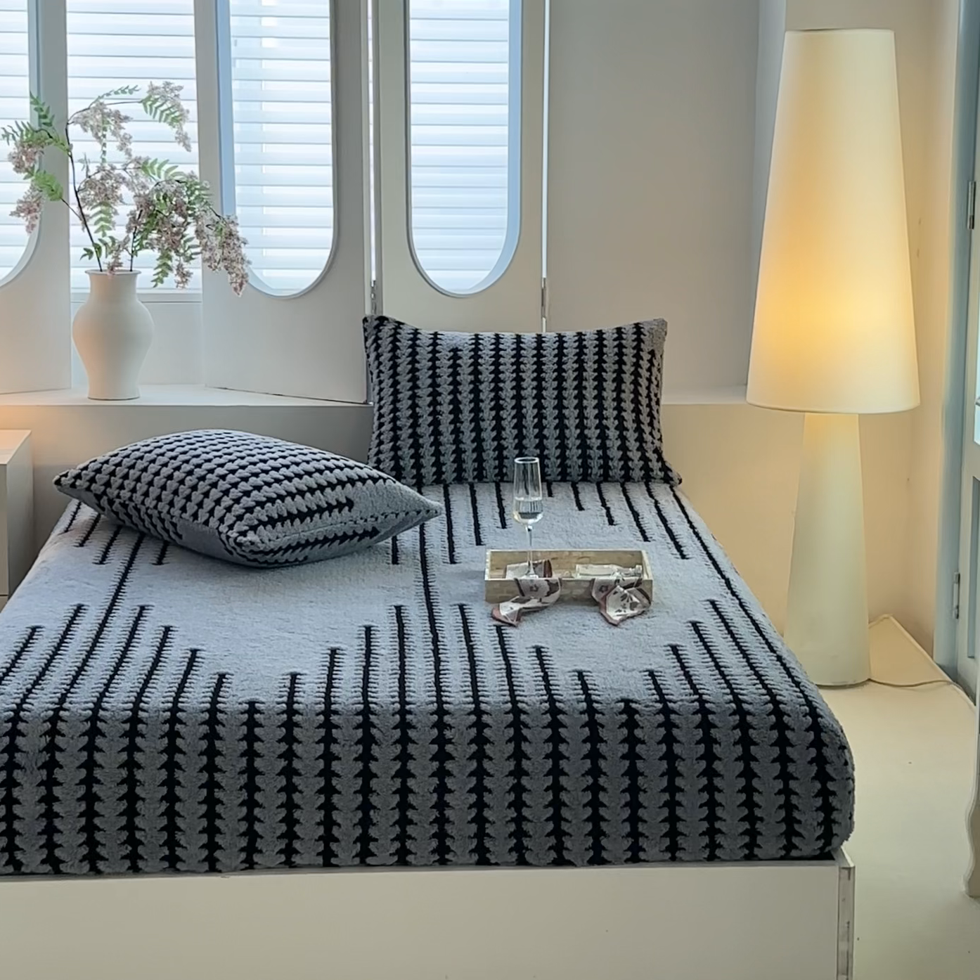 91家纺网 家纺一手货源 找家纺 温宁家纺 2025新款步步高床笠 床笠-步步高雾蓝