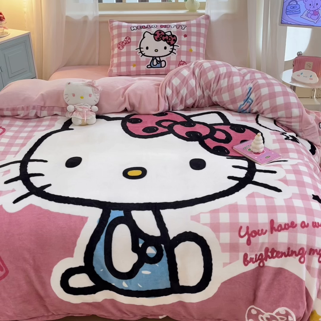 91家纺网 家纺一手货源 找家纺 金爱家 2025新款正版三丽鸥授权大版卡通平网数码印花加厚高克重牛奶绒系列四件套-第一批 绒大版-R甜甜粉格kitty