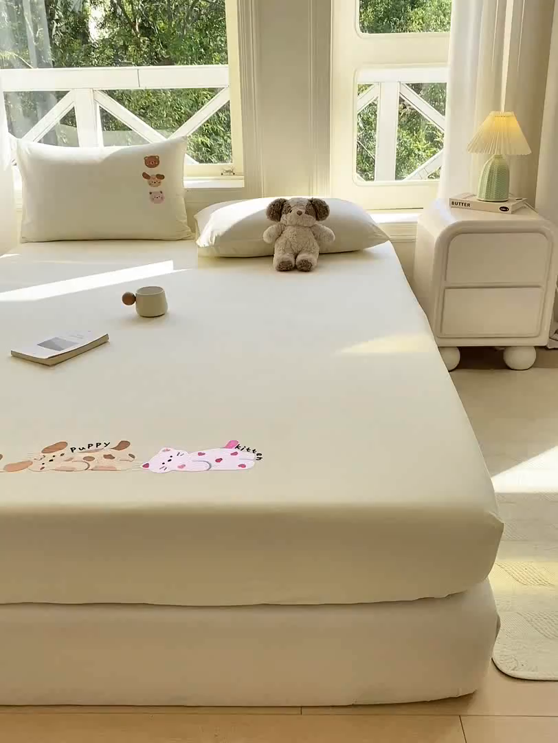 91家纺网 家纺一手货源 找家纺 灰鲸 2025新款全棉刺绣大床床笠-懒懒小憩系列 懒懒小憩-白