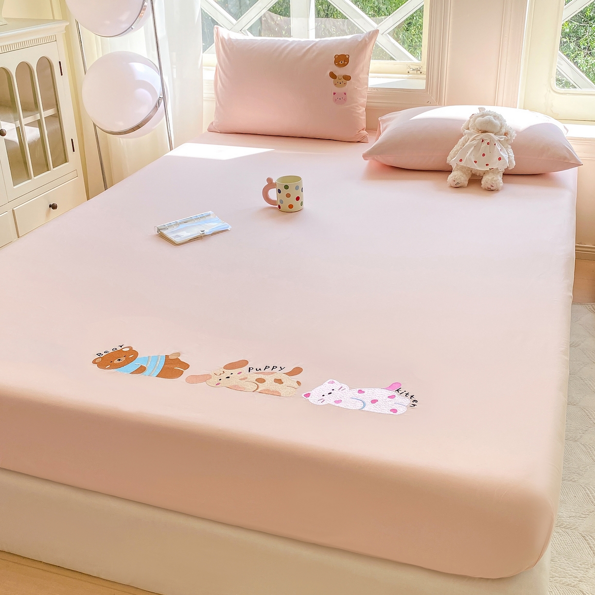 91家纺网 家纺一手货源 找家纺 灰鲸 2025新款全棉刺绣大床床笠-懒懒小憩系列 懒懒小憩-粉