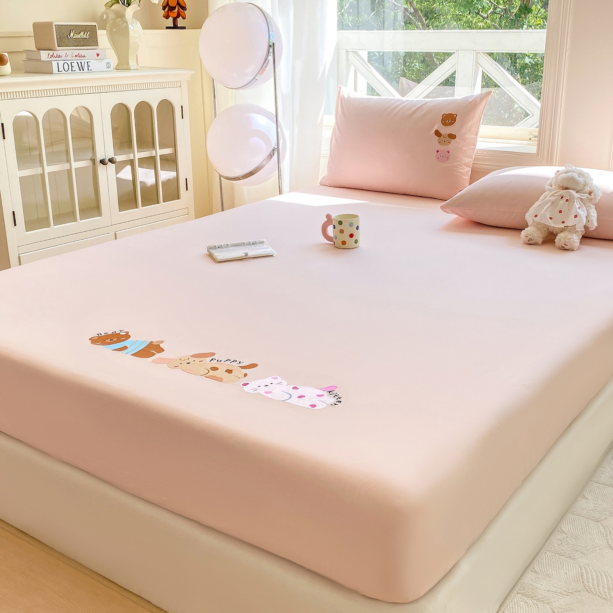 91家纺网 家纺一手货源 找家纺 灰鲸 2025新款全棉刺绣大床床笠-懒懒小憩系列 懒懒小憩-粉