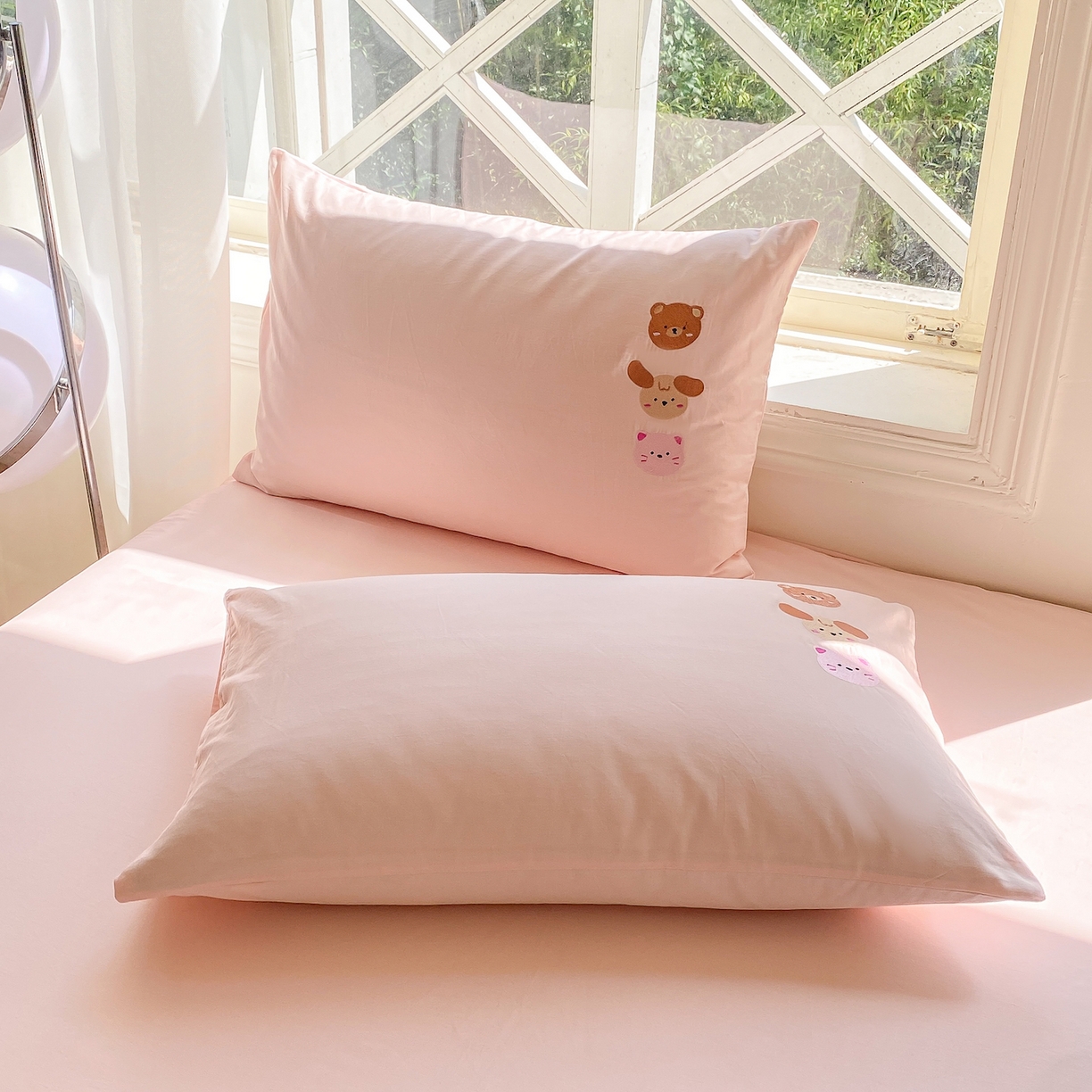 91家纺网 家纺一手货源 找家纺 灰鲸 2025新款全棉刺绣大床床笠-懒懒小憩系列 懒懒小憩-粉