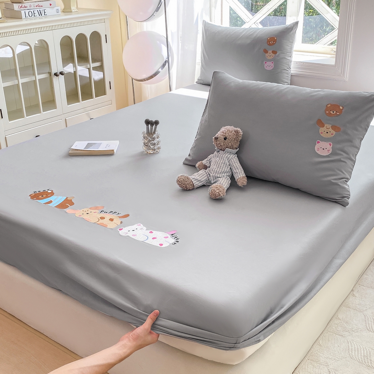 91家纺网 家纺一手货源 找家纺 灰鲸 2025新款全棉刺绣大床床笠-懒懒小憩系列 懒懒小憩-灰