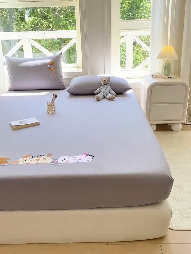 91家纺网 家纺一手货源 找家纺 灰鲸 2025新款全棉刺绣大床床笠-懒懒小憩系列 懒懒小憩-蓝