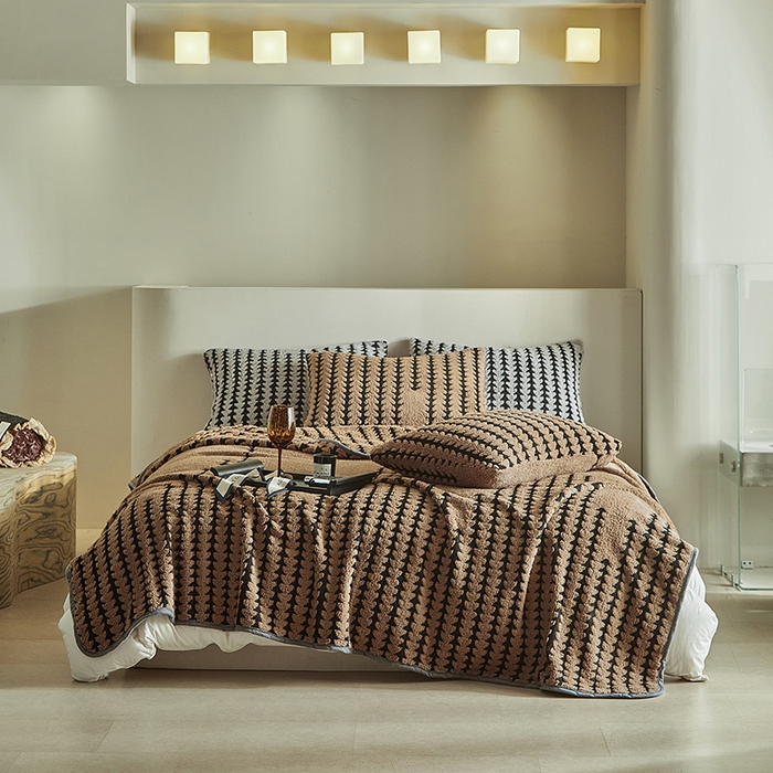 91家纺网 家纺一手货源 找家纺 （总）温宁家纺 2025新款步步高单层毛毯盖毯