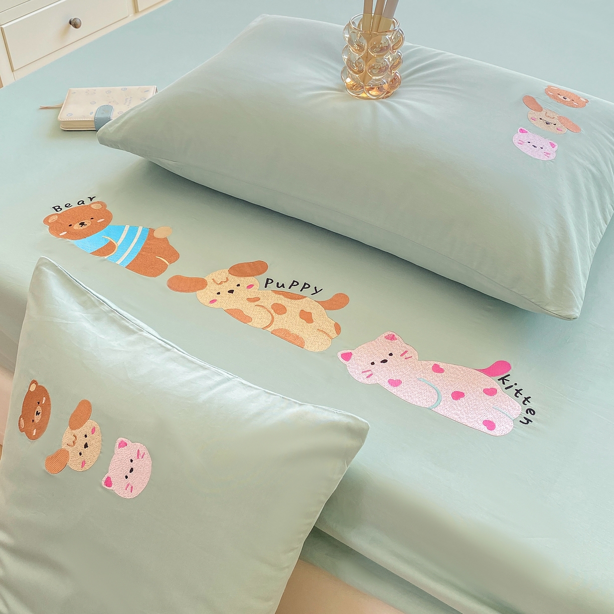 91家纺网 家纺一手货源 找家纺 灰鲸 2025新款全棉刺绣大床床笠-懒懒小憩系列 懒懒小憩-绿