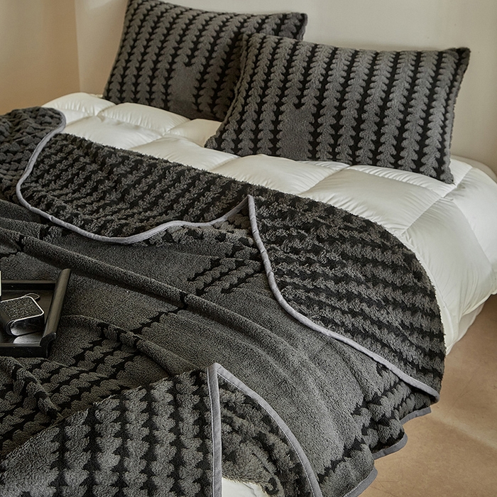 91家纺网 家纺一手货源 找家纺 温宁家纺 2025新款步步高单层毛毯盖毯 毛毯-步步高复古灰