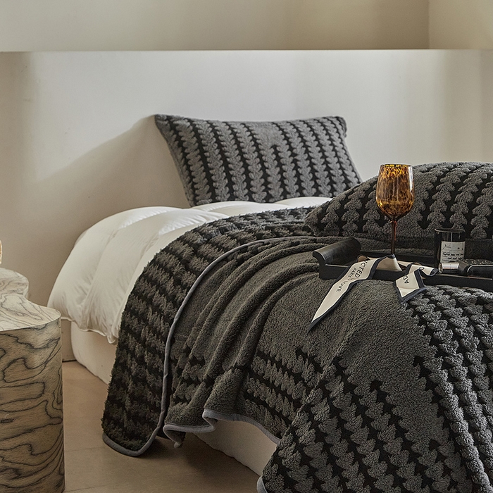 91家纺网 家纺一手货源 找家纺 温宁家纺 2025新款步步高单层毛毯盖毯 毛毯-步步高复古灰