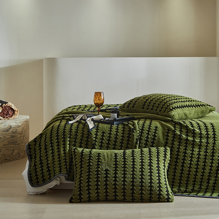 91家纺网 家纺一手货源 找家纺 温宁家纺 2025新款步步高单层毛毯盖毯 毛毯-步步高军绿