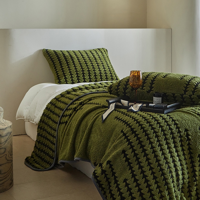 91家纺网 家纺一手货源 找家纺 温宁家纺 2025新款步步高单层毛毯盖毯 毛毯-步步高军绿