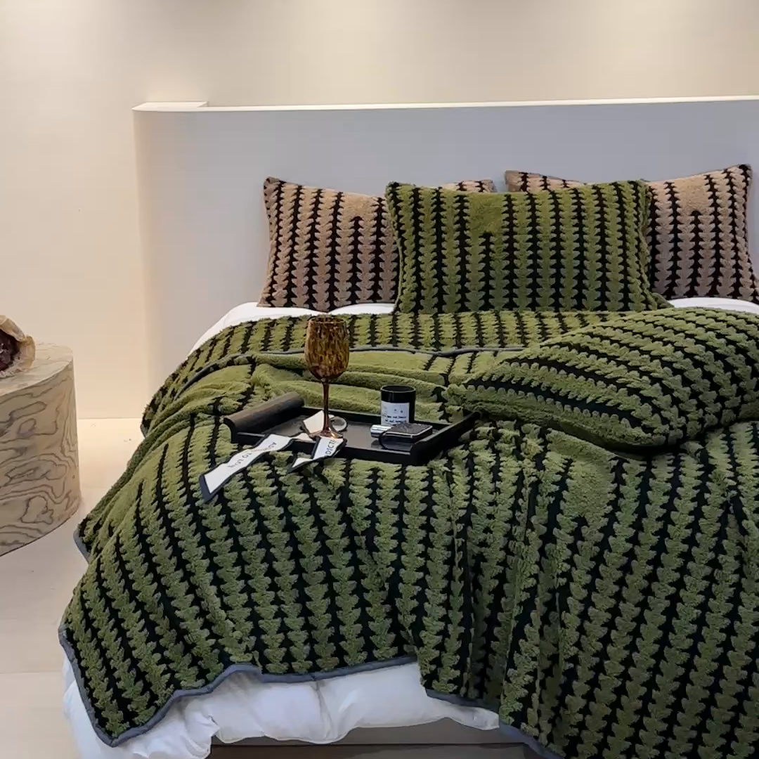 91家纺网 家纺一手货源 找家纺 温宁家纺 2025新款步步高单层毛毯盖毯 毛毯-步步高军绿