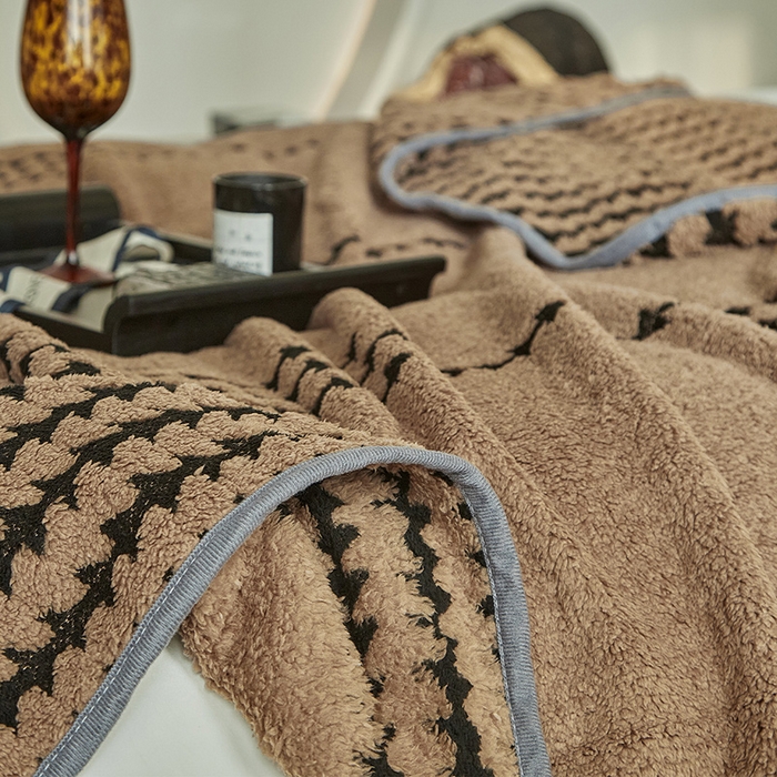 91家纺网 家纺一手货源 找家纺 温宁家纺 2025新款步步高单层毛毯盖毯 毛毯-步步高咖色