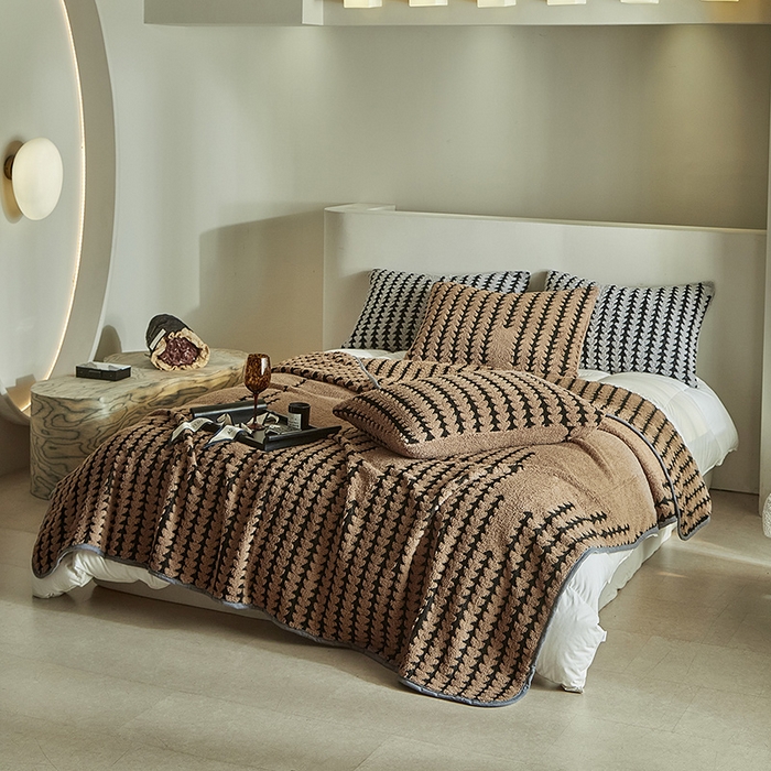 91家纺网 家纺一手货源 找家纺 温宁家纺 2025新款步步高单层毛毯盖毯 毛毯-步步高咖色