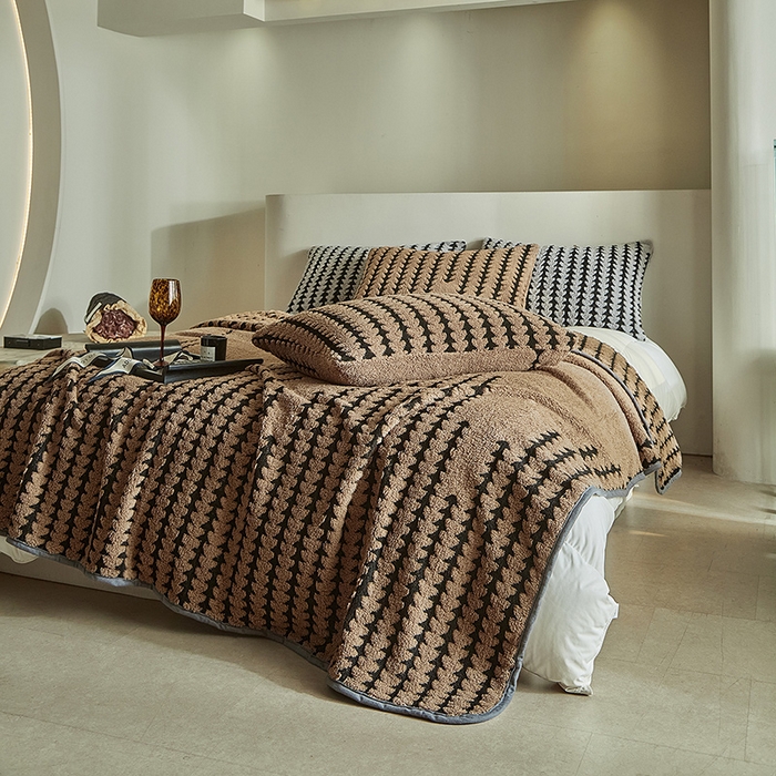 91家纺网 家纺一手货源 找家纺 温宁家纺 2025新款步步高单层毛毯盖毯 毛毯-步步高咖色