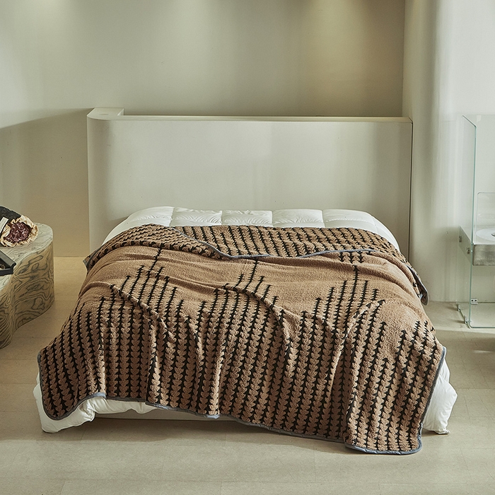 91家纺网 家纺一手货源 找家纺 温宁家纺 2025新款步步高单层毛毯盖毯 毛毯-步步高咖色