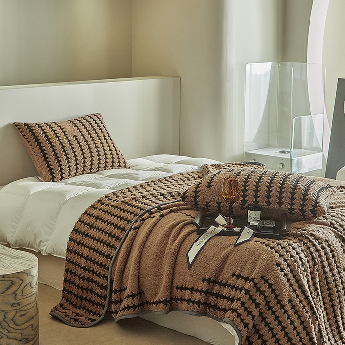 91家纺网 家纺一手货源 找家纺 温宁家纺 2025新款步步高单层毛毯盖毯 毛毯-步步高咖色