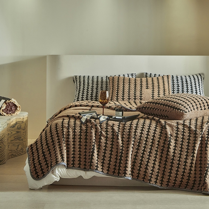 91家纺网 家纺一手货源 找家纺 温宁家纺 2025新款步步高单层毛毯盖毯 毛毯-步步高咖色