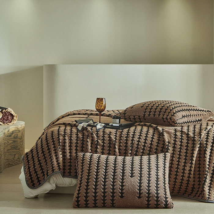 91家纺网 家纺一手货源 找家纺 温宁家纺 2025新款步步高单层毛毯盖毯 毛毯-步步高咖色