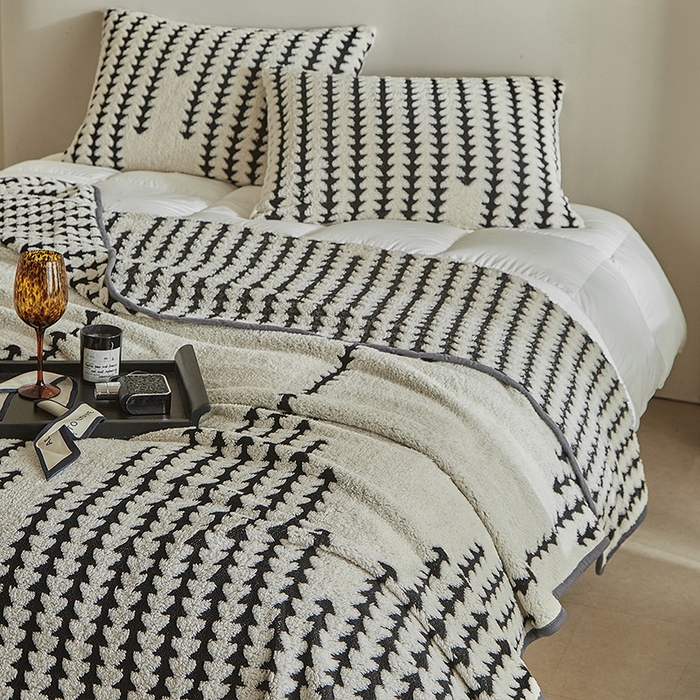 91家纺网 家纺一手货源 找家纺 温宁家纺 2025新款步步高单层毛毯盖毯 毛毯-步步高米白