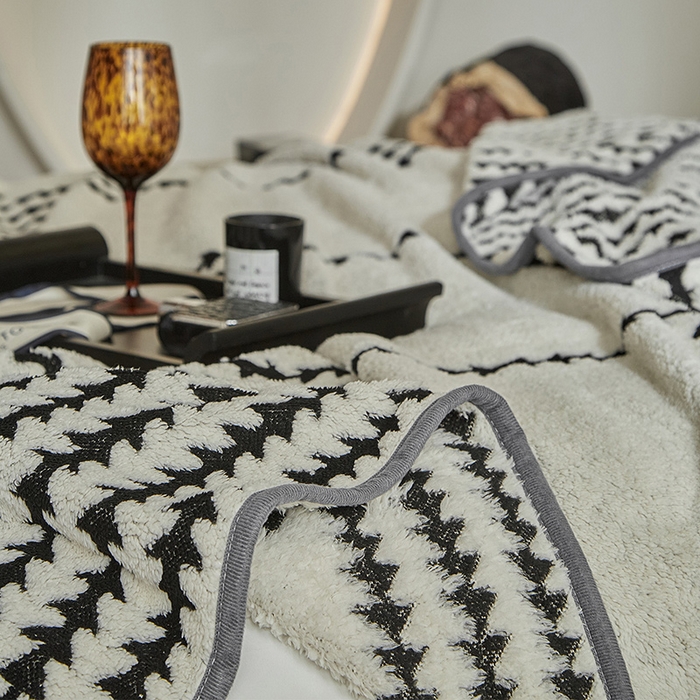 91家纺网 家纺一手货源 找家纺 温宁家纺 2025新款步步高单层毛毯盖毯 毛毯-步步高米白