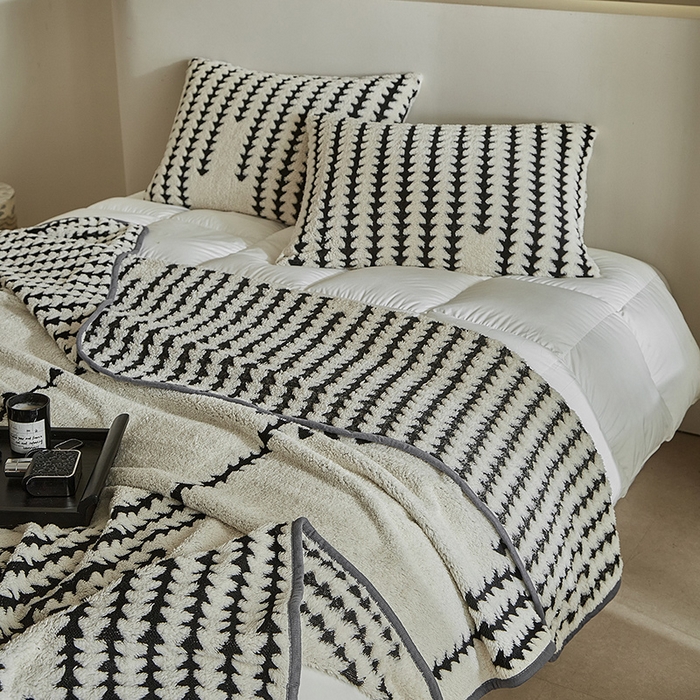 91家纺网 家纺一手货源 找家纺 温宁家纺 2025新款步步高单层毛毯盖毯 毛毯-步步高米白