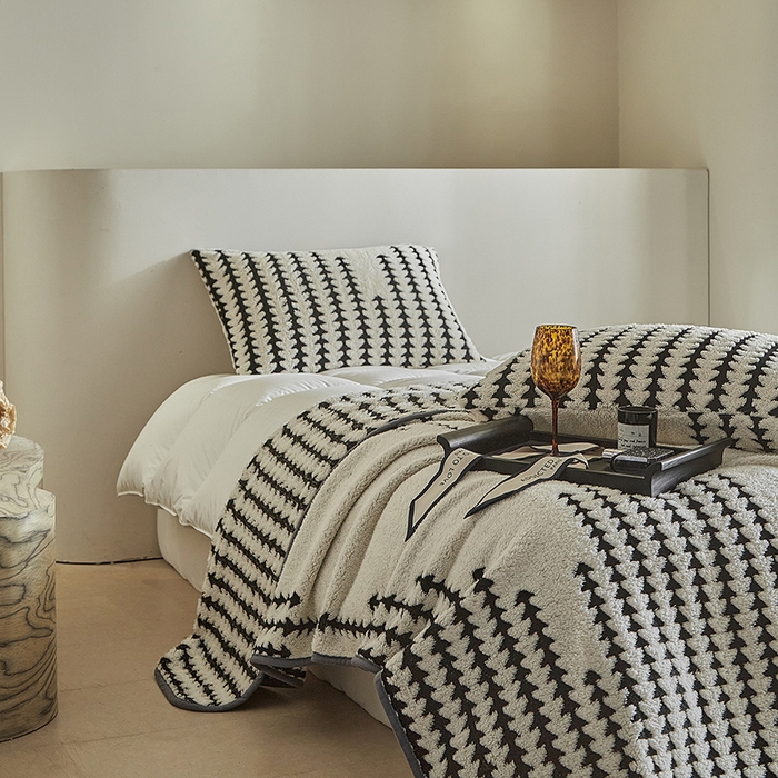 91家纺网 家纺一手货源 找家纺 温宁家纺 2025新款步步高单层毛毯盖毯 毛毯-步步高米白