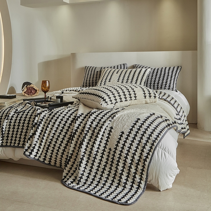 91家纺网 家纺一手货源 找家纺 温宁家纺 2025新款步步高单层毛毯盖毯 毛毯-步步高米白