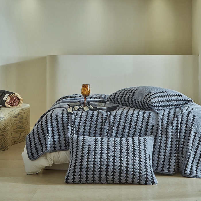 91家纺网 家纺一手货源 找家纺 温宁家纺 2025新款步步高单层毛毯盖毯 毛毯-步步高雾蓝