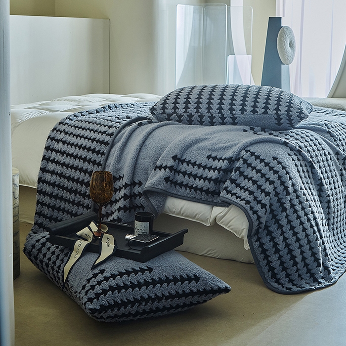 91家纺网 家纺一手货源 找家纺 温宁家纺 2025新款步步高单层毛毯盖毯 毛毯-步步高雾蓝