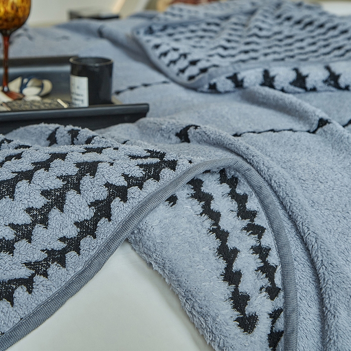 91家纺网 家纺一手货源 找家纺 温宁家纺 2025新款步步高单层毛毯盖毯 毛毯-步步高雾蓝