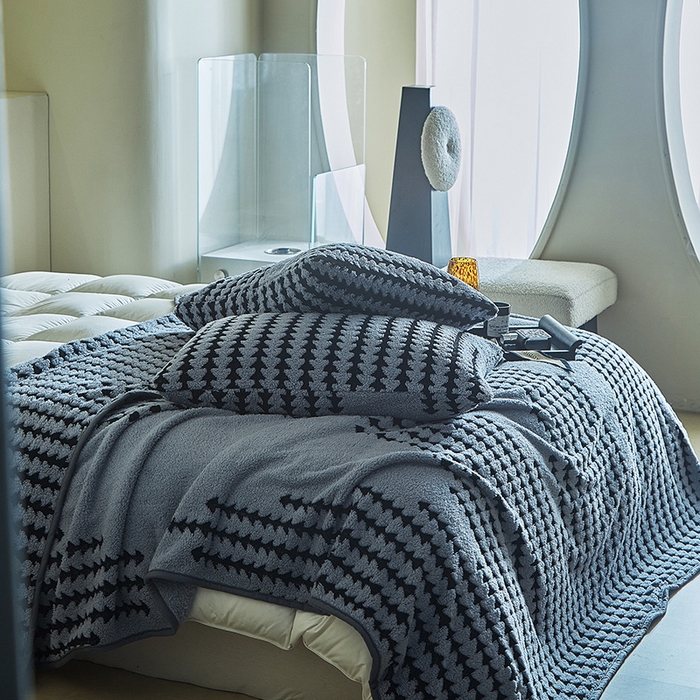 91家纺网 家纺一手货源 找家纺 温宁家纺 2025新款步步高单层毛毯盖毯 毛毯-步步高雾蓝