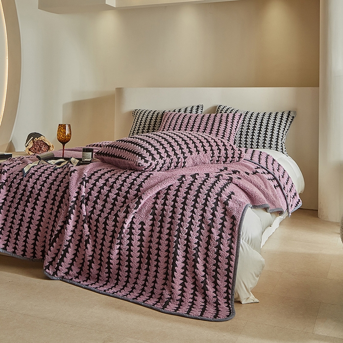 91家纺网 家纺一手货源 找家纺 温宁家纺 2025新款步步高单层毛毯盖毯 毛毯-步步高香芋紫