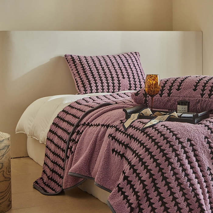 91家纺网 家纺一手货源 找家纺 温宁家纺 2025新款步步高单层毛毯盖毯 毛毯-步步高香芋紫