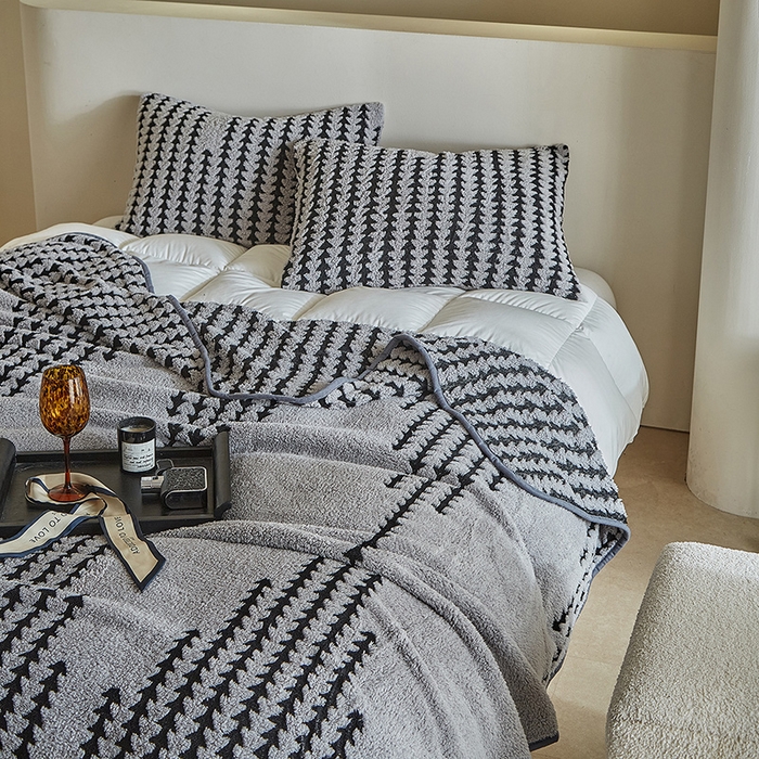 91家纺网 家纺一手货源 找家纺 温宁家纺 2025新款步步高单层毛毯盖毯 毛毯-步步高银灰