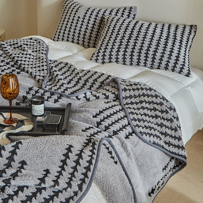 91家纺网 家纺一手货源 找家纺 温宁家纺 2025新款步步高单层毛毯盖毯 毛毯-步步高银灰