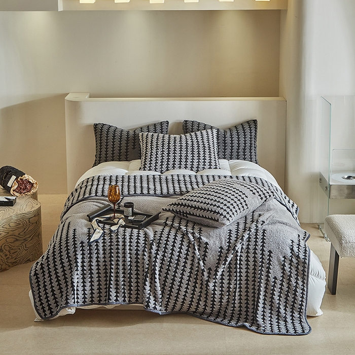 91家纺网 家纺一手货源 找家纺 温宁家纺 2025新款步步高单层毛毯盖毯 毛毯-步步高银灰