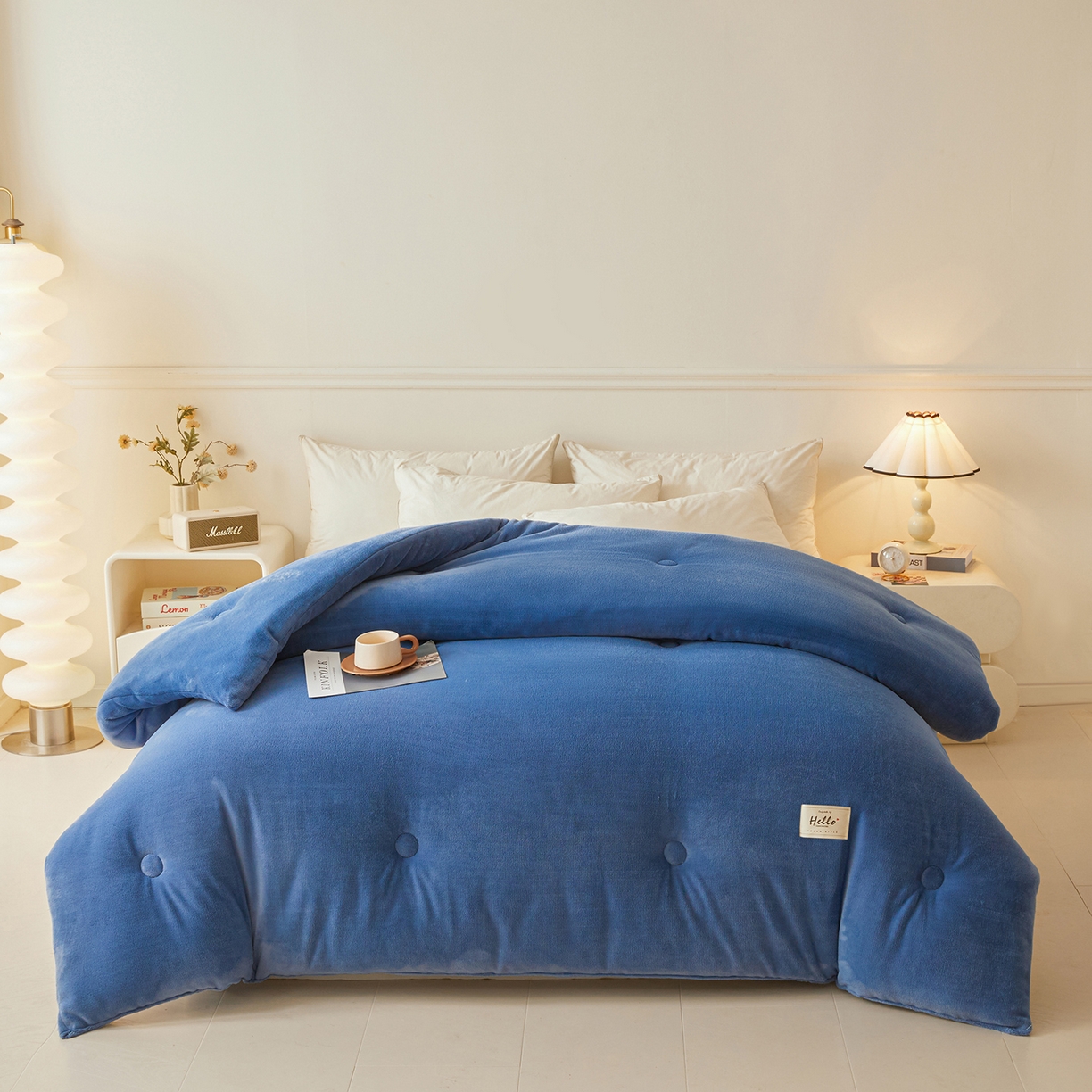 91家纺网 家纺一手货源 找家纺 鑫佰利 2025新款柔暖纯色牛奶绒冬被被子被芯 宝石蓝