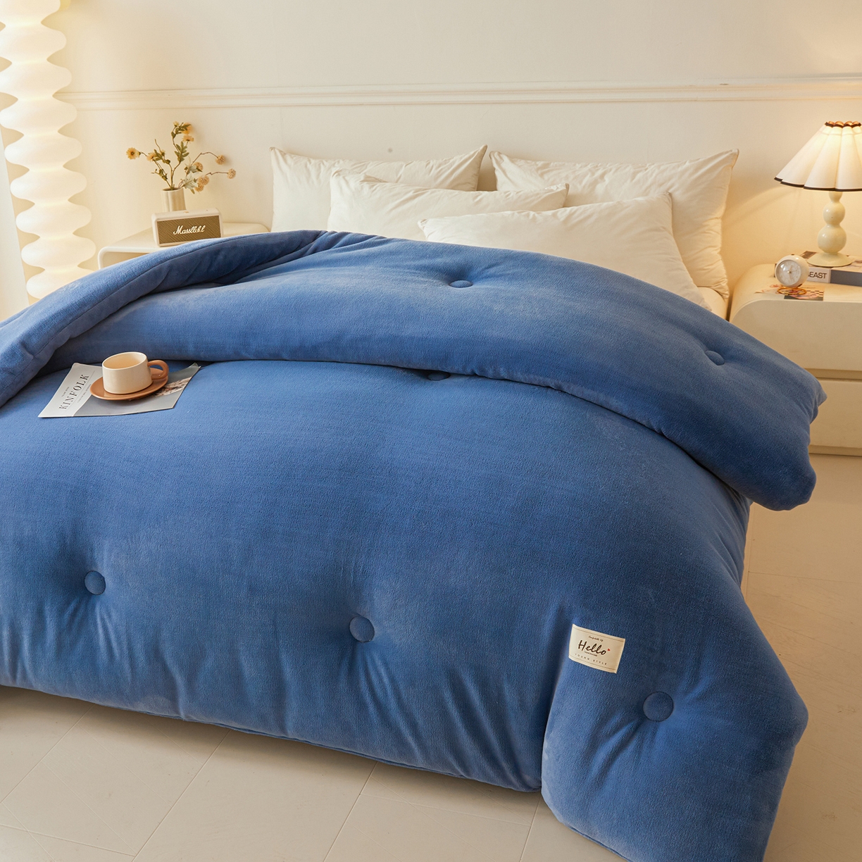 91家纺网 家纺一手货源 找家纺 鑫佰利 2025新款柔暖纯色牛奶绒冬被被子被芯 宝石蓝